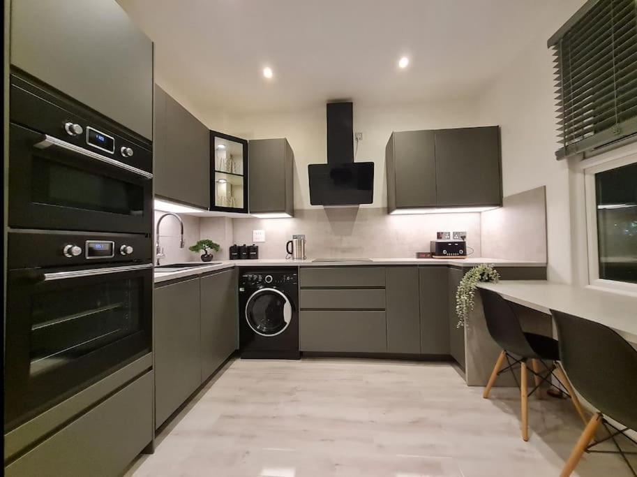 Double Room In Shared Flat Londen Buitenkant foto