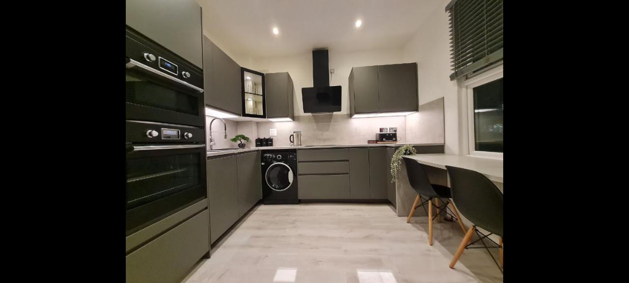Double Room In Shared Flat Londen Buitenkant foto