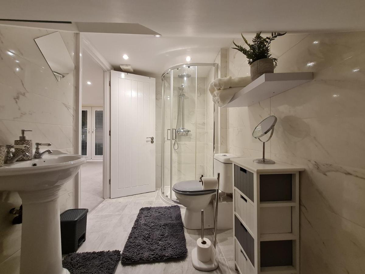 Double Room In Shared Flat Londen Buitenkant foto